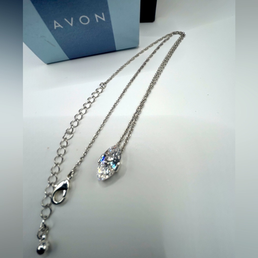 Vintage Avon CZ Marquise Silver Necklace Sparkling Pendant​​​​​ - Picture 3 of 12